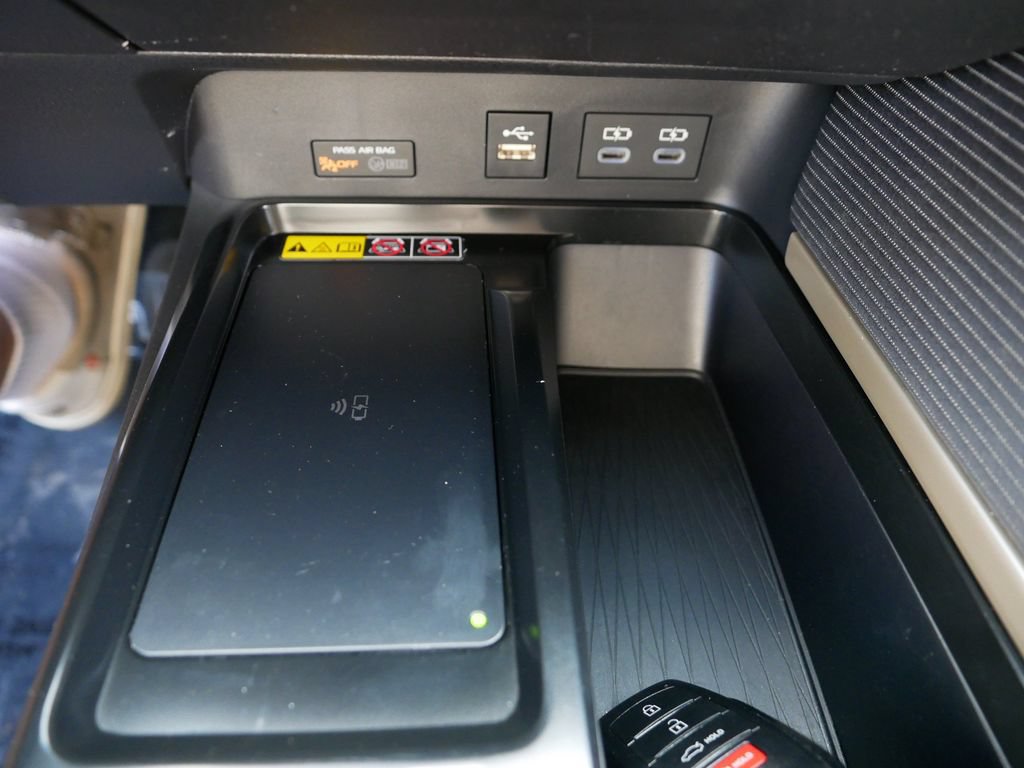 Used 2026 Toyota Camry SE FWD image 21