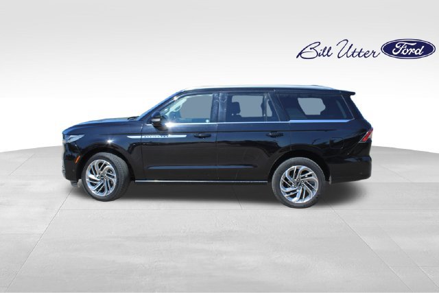 Used 2025 Lincoln Navigator Reserve AWD/4WD image 8