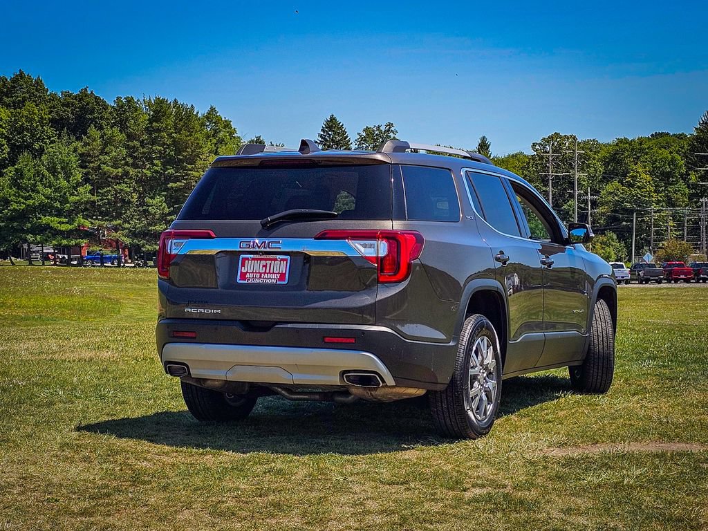 Used 2020 GMC Acadia SLT w/ LPO, Floor Liner Package FWD image 3