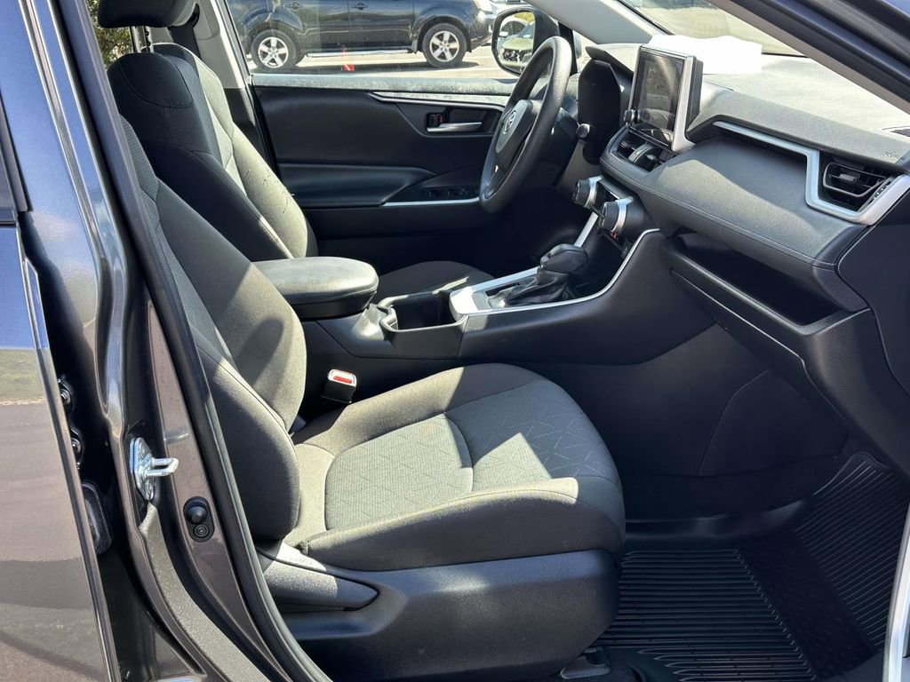 Used 2023 Toyota RAV4 XLE image 6