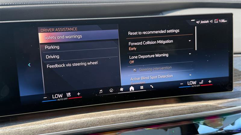 Used 2023 BMW i7 xDrive60 AWD/4WD image 27