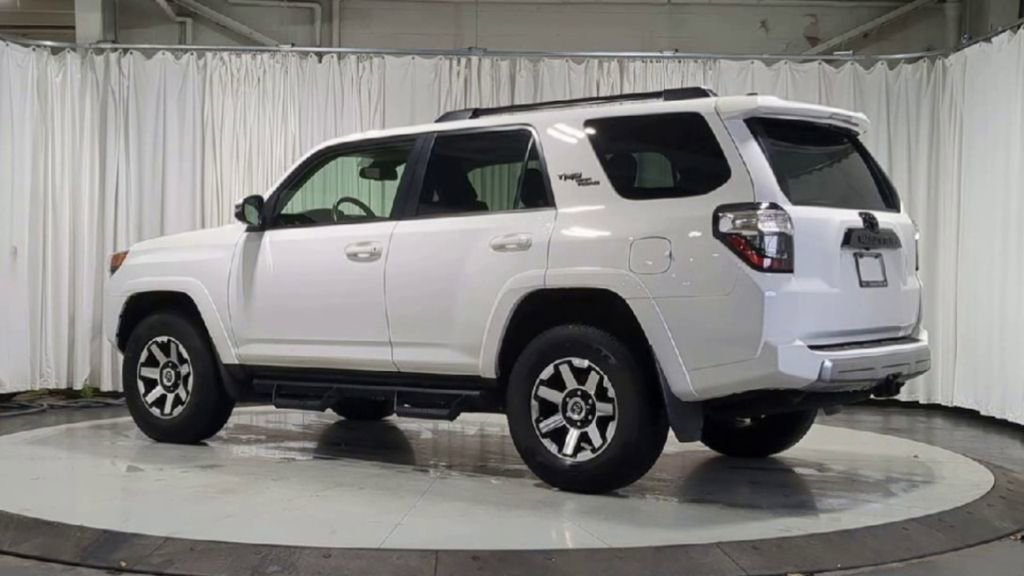 Used 2023 Toyota 4Runner TRD Off-Road Premium w/ Off Road Premium Plus Package image 6