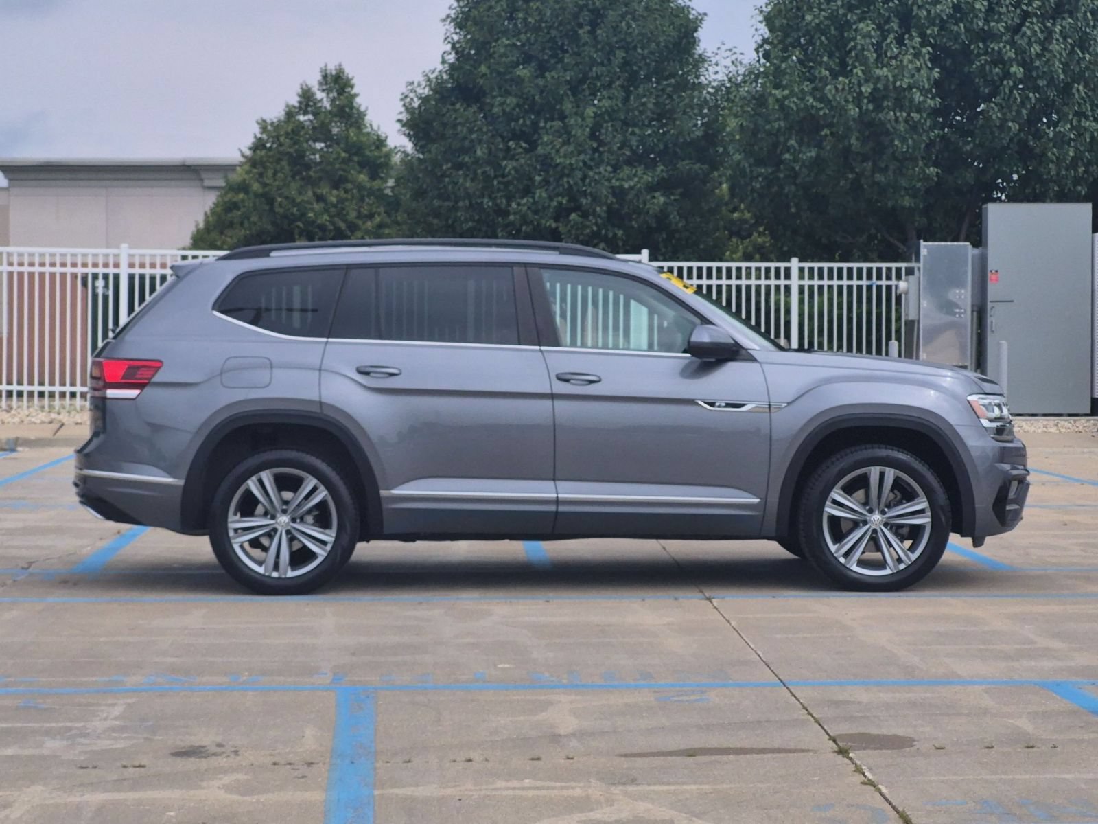 Used 2020 Volkswagen Atlas SE w/ Panoramic Sunroof Package AWD/4WD image 5