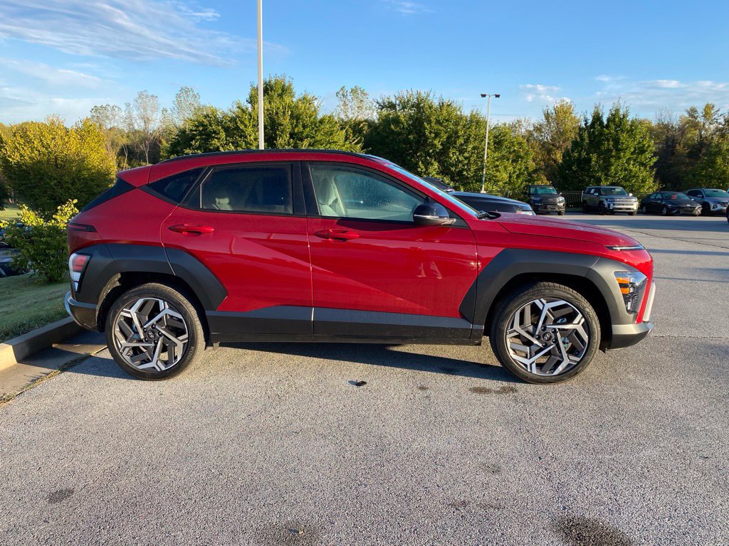 Used 2026 Hyundai Kona SEL Premium FWD image 4