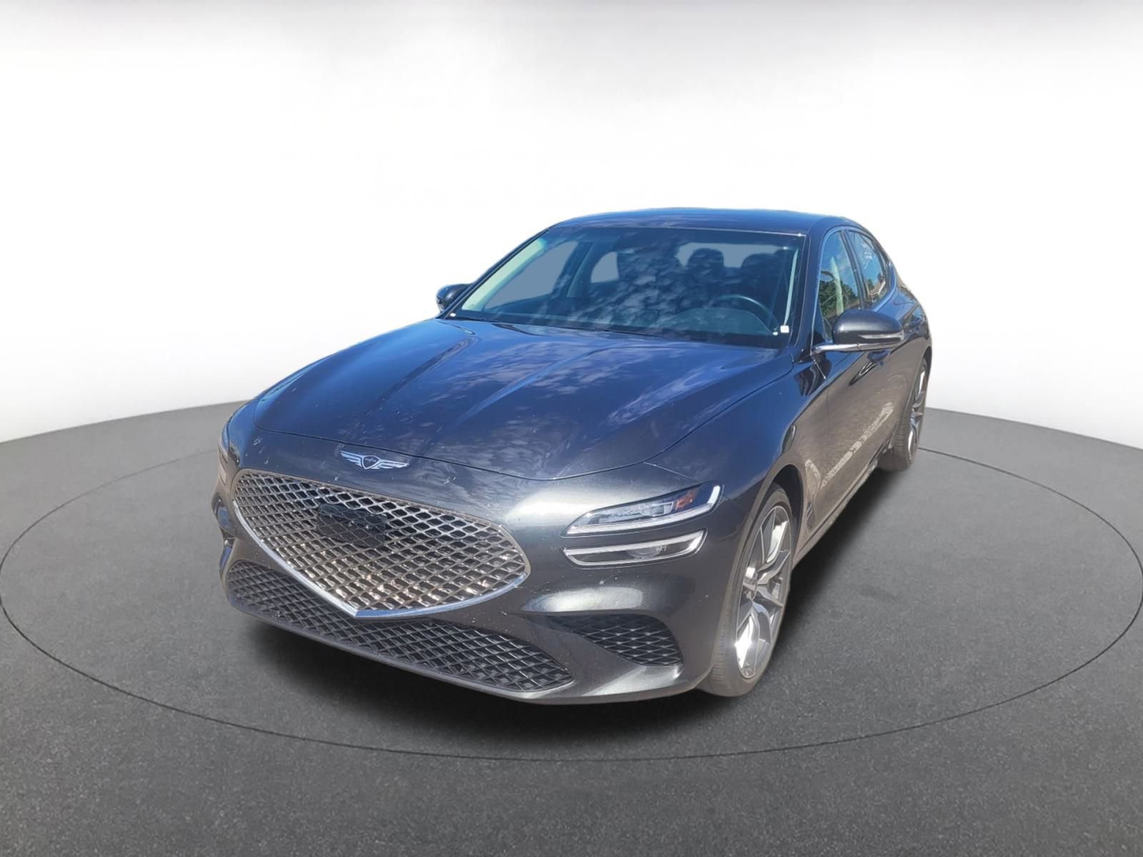 Used 2025 Genesis G70 2.5T image 3
