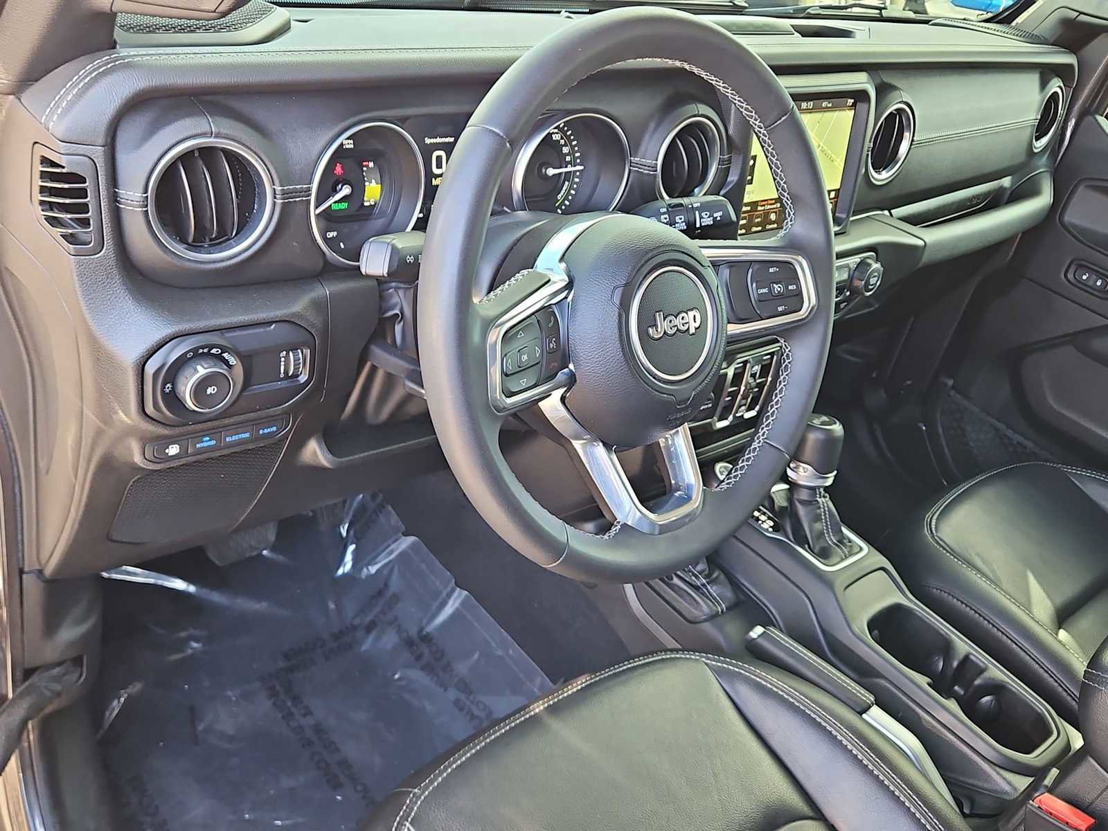 Used 2023 Jeep Wrangler Sahara image 10