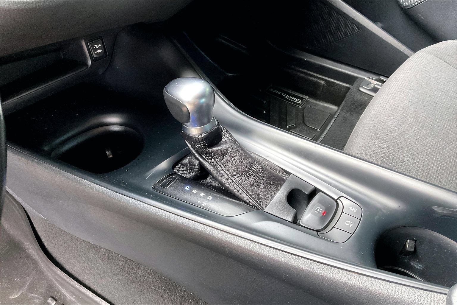 Used 2018 Toyota C-HR XLE FWD image 17