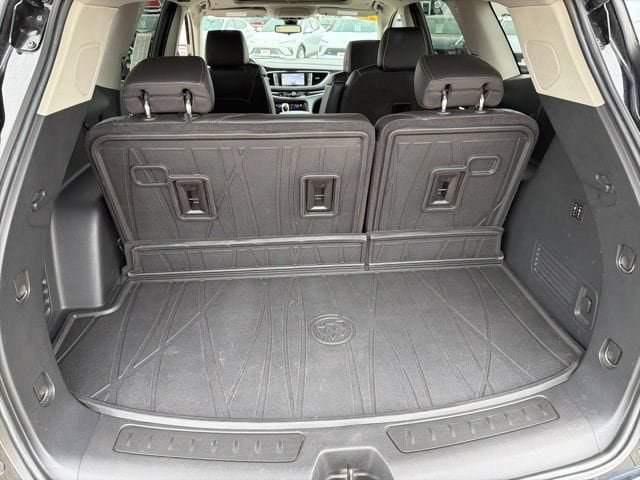 Used 2021 Buick Enclave Avenir w/ Avenir Technology Package FWD image 28