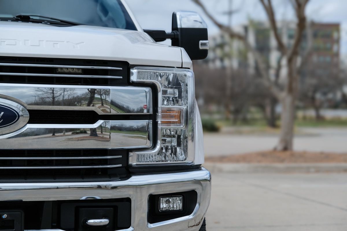 Used 2018 Ford F250 Lariat w/ Chrome Package image 6