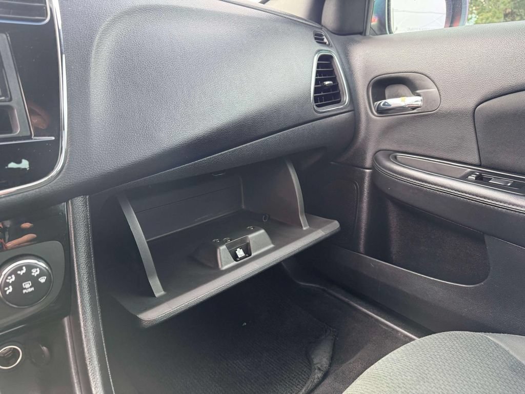 Used 2012 Chrysler 200 LX FWD image 24
