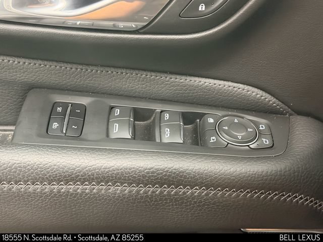 Used 2023 GMC Yukon XL Denali w/ Denali Reserve Package AWD/4WD image 18
