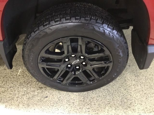 Used 2024 Chevrolet Colorado Z71 w/ Z71 Convenience Package 2 image 15