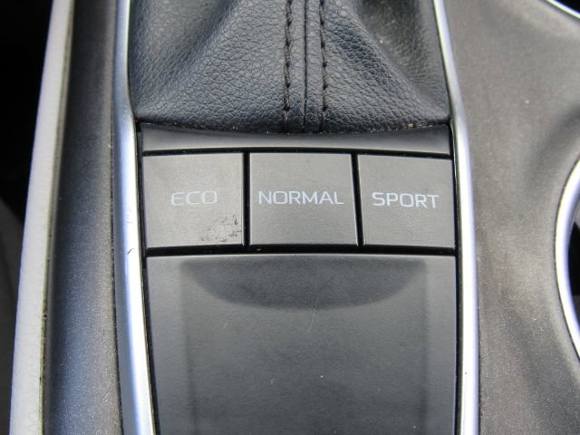 Used 2022 Toyota Camry LE image 34