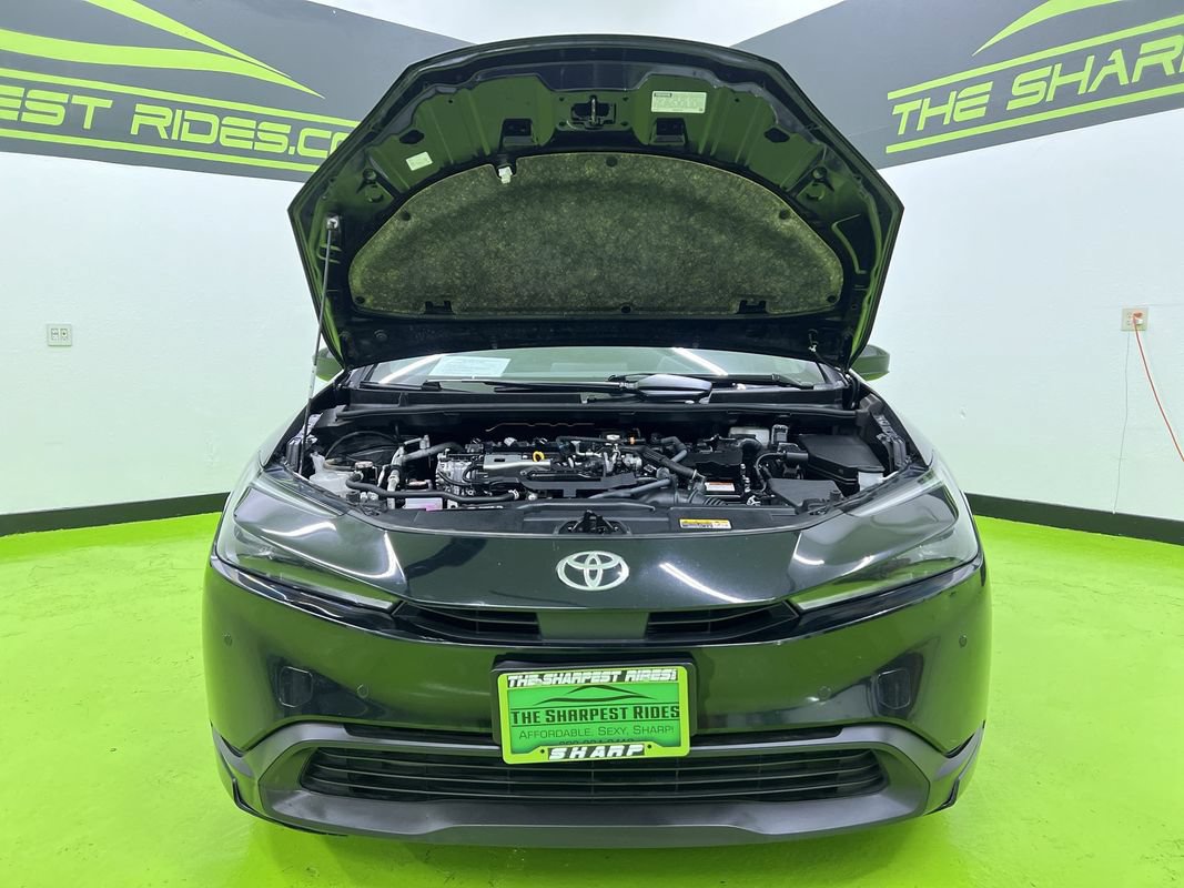 Used 2023 Toyota Prius LE FWD image 4