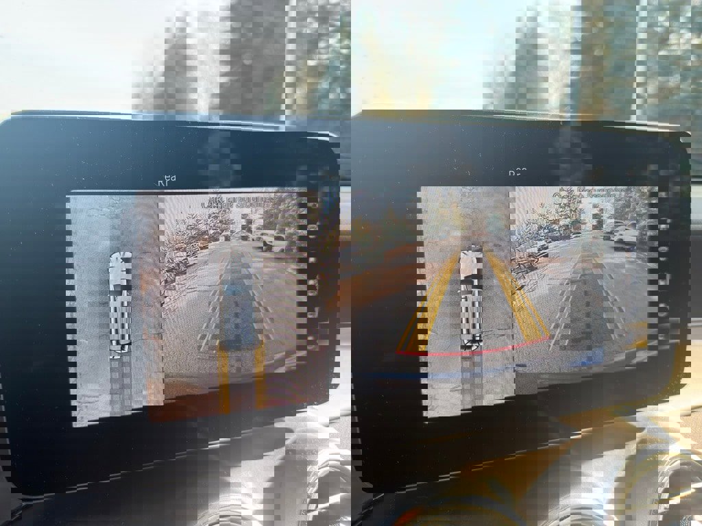 Used 2020 Mercedes-Benz GLC 300 4MATIC image 24