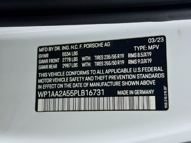 Used 2023 Porsche Macan AWD/4WD image 39