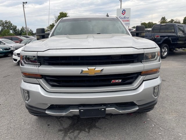 Used 2018 Chevrolet Silverado 1500 LT w/ Texas Edition image 2