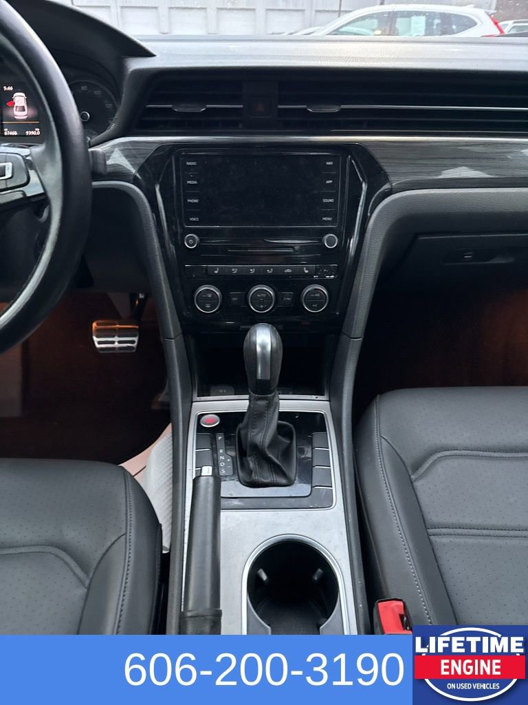 Used 2021 Volkswagen Passat 2.0T R-Line image 18