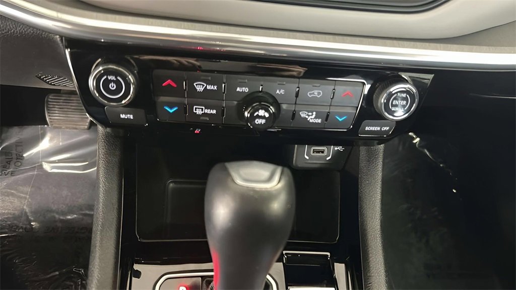 Used 2024 Jeep Compass Limited image 24