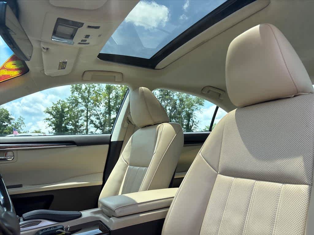 Used 2016 Lexus ES 350 w/ Luxury Package w/Wood Trim FWD image 22
