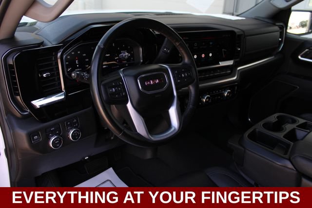 Used 2025 GMC Sierra 1500 SLT AWD/4WD image 2