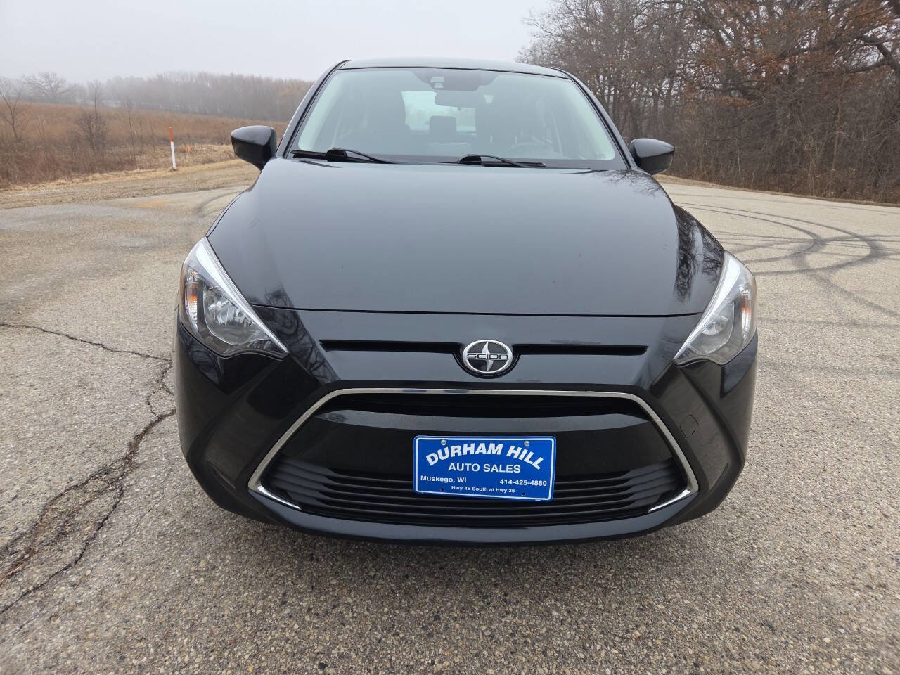 Used 2016 Scion iA image 9