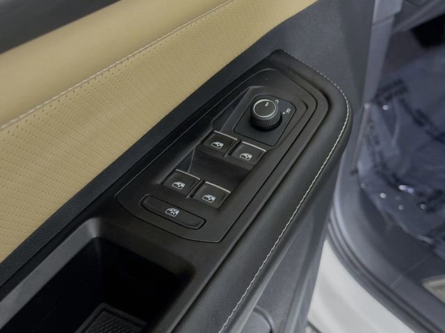 Used 2024 Volkswagen Atlas Cross Sport SE image 19