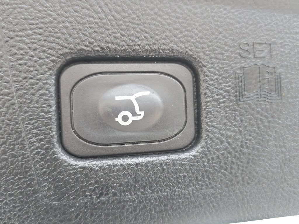 Used 2019 Ford Edge Titanium w/ Equipment Group 301A FWD image 20