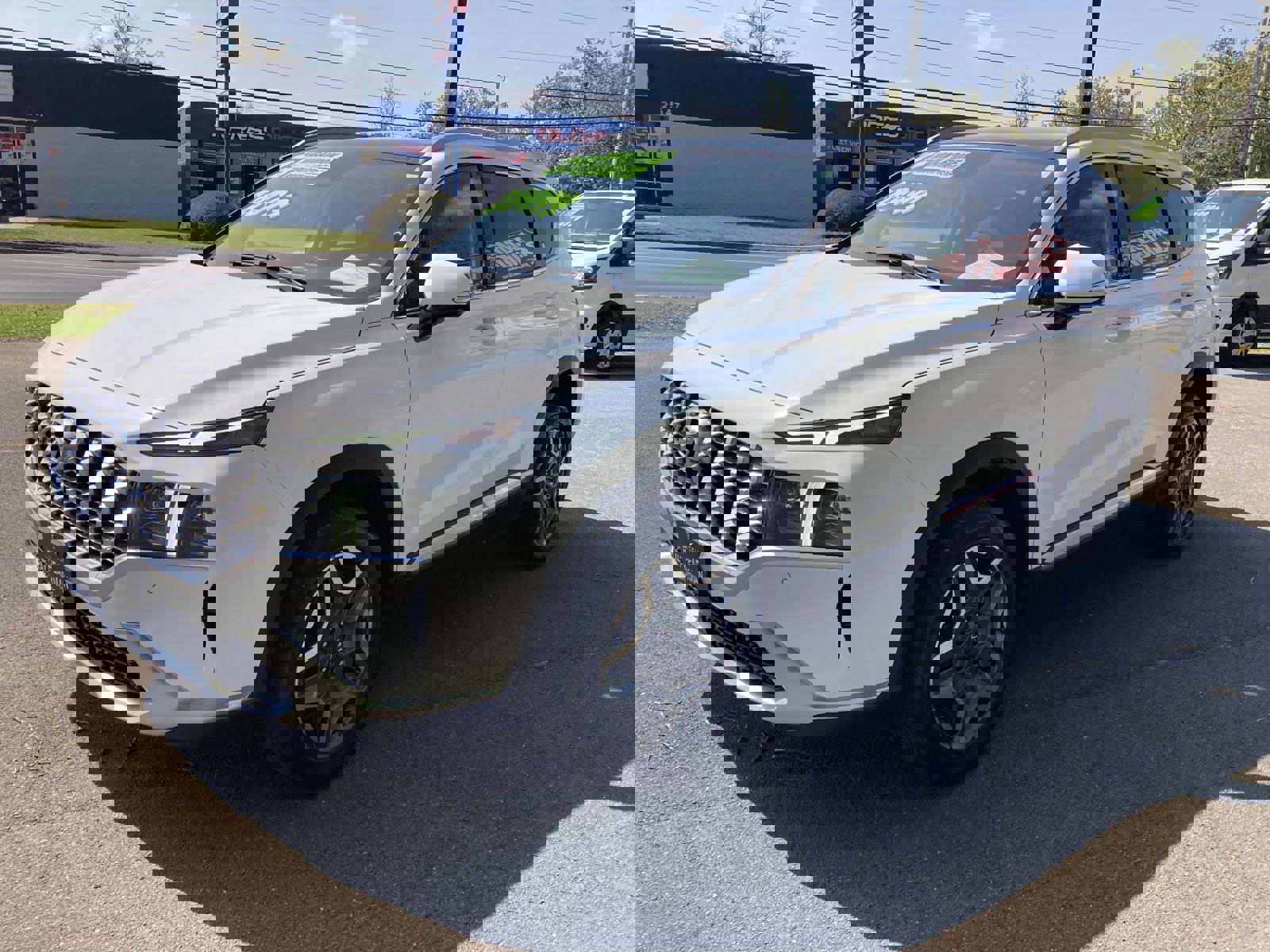 Used 2023 Hyundai Santa Fe Limited image 9