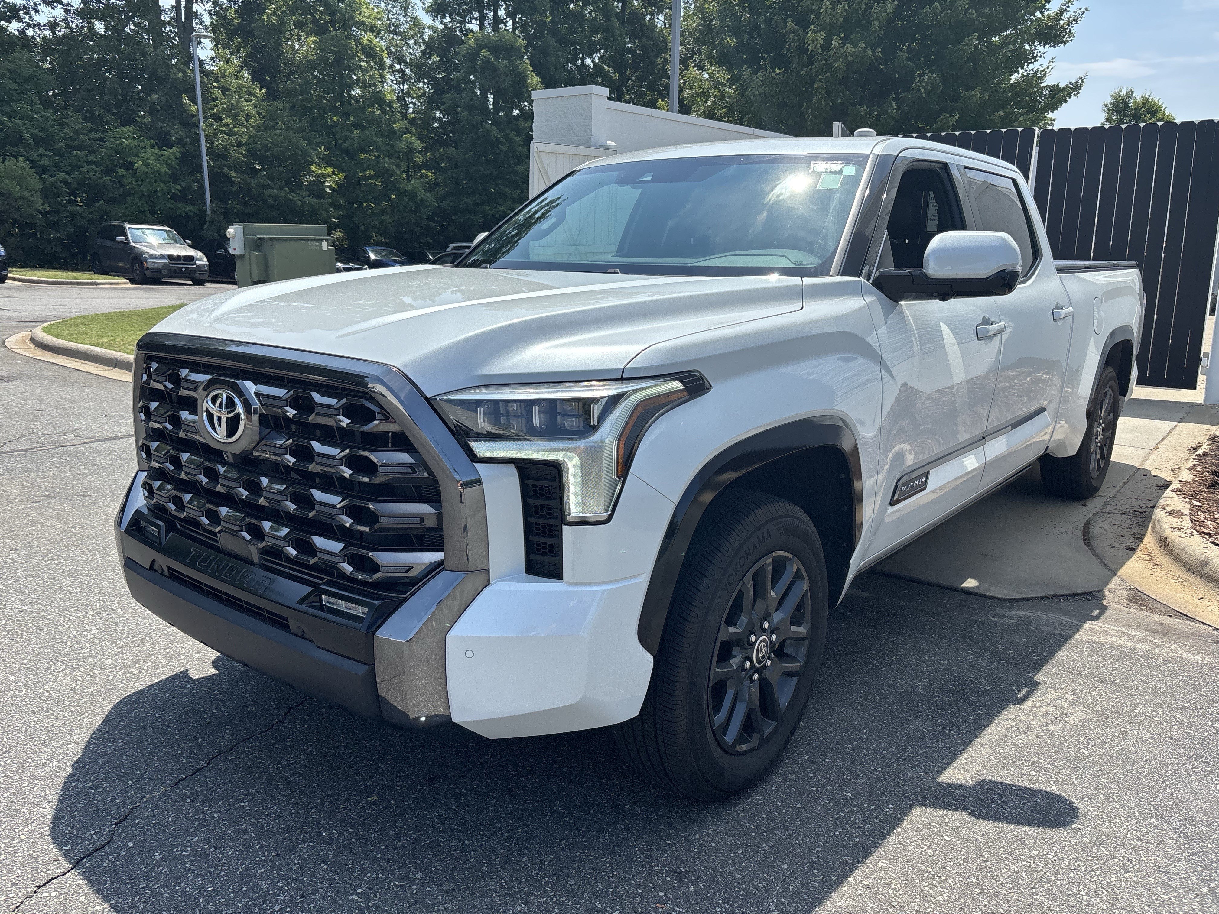 Used 2022 Toyota Tundra Platinum w/ Advanced Package AWD/4WD image 13