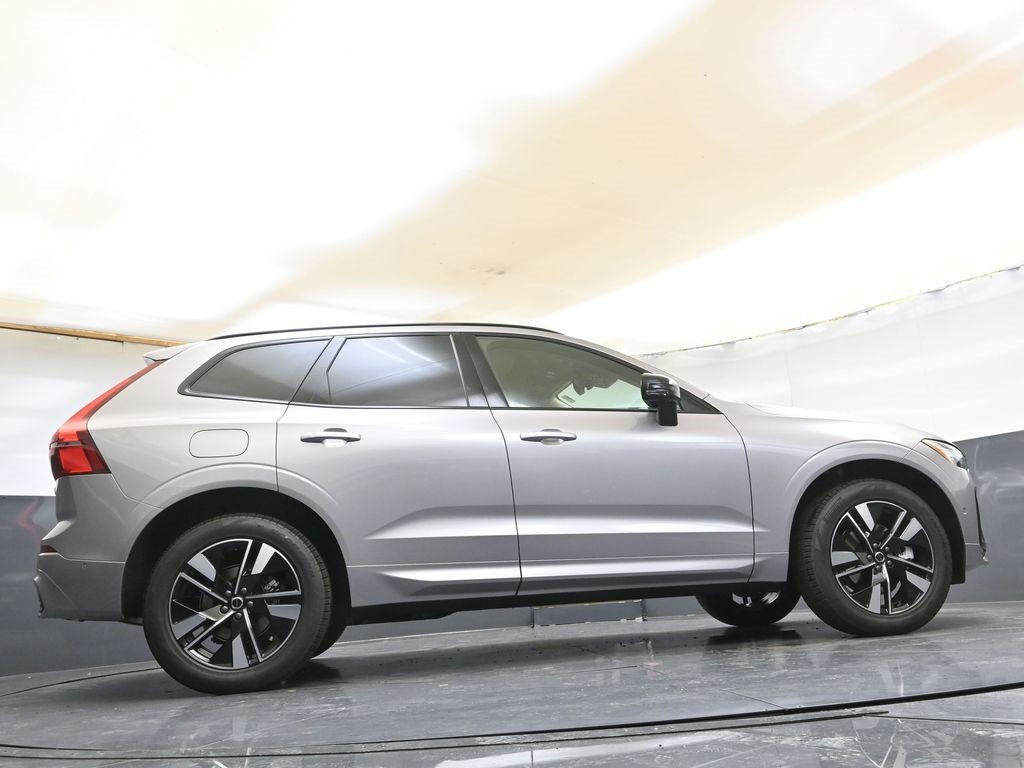 New 2026 Volvo XC60 B5 Plus w/ Climate Package image 41