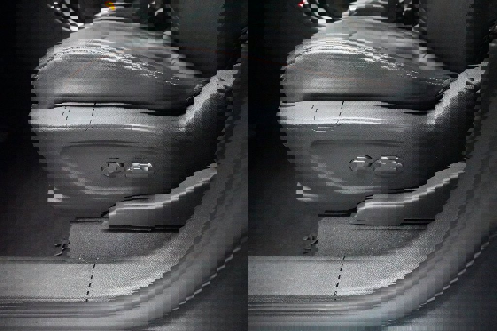 Used 2017 Chevrolet Trax LT w/ Driver Confidence Package image 28