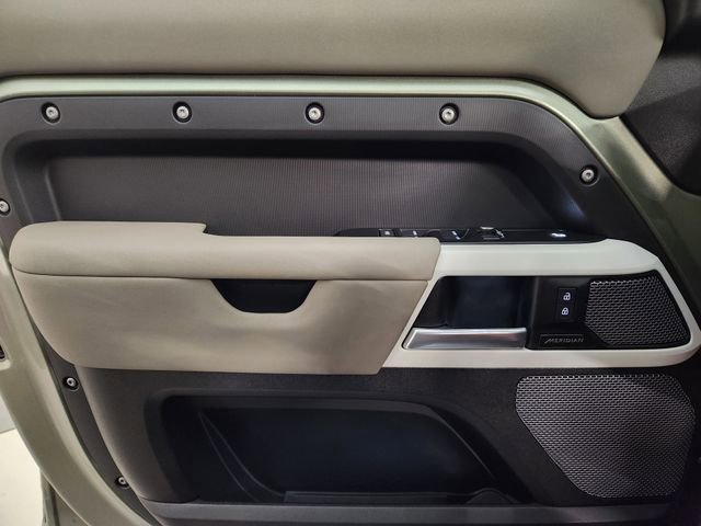 Used 2022 Land Rover Defender 110 S image 24