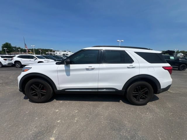 Used 2021 Ford Explorer XLT w/ Equipment Group 202A AWD/4WD image 6