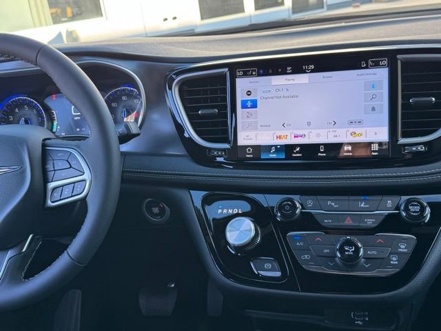 New 2026 Chrysler Pacifica Select FWD image 16