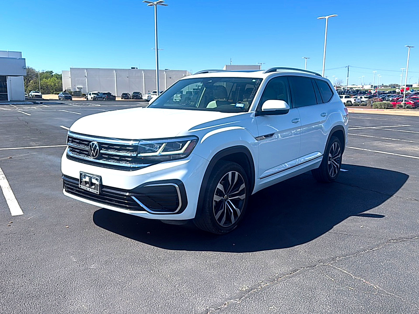 Used 2021 Volkswagen Atlas SEL R-Line image 2