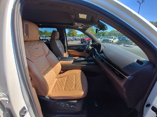 Used 2021 Cadillac Escalade Premium Luxury w/ Performance Package AWD/4WD image 37