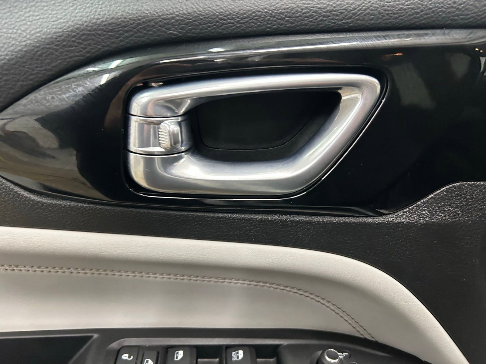 Certified 2022 Jeep Compass Limited image 11