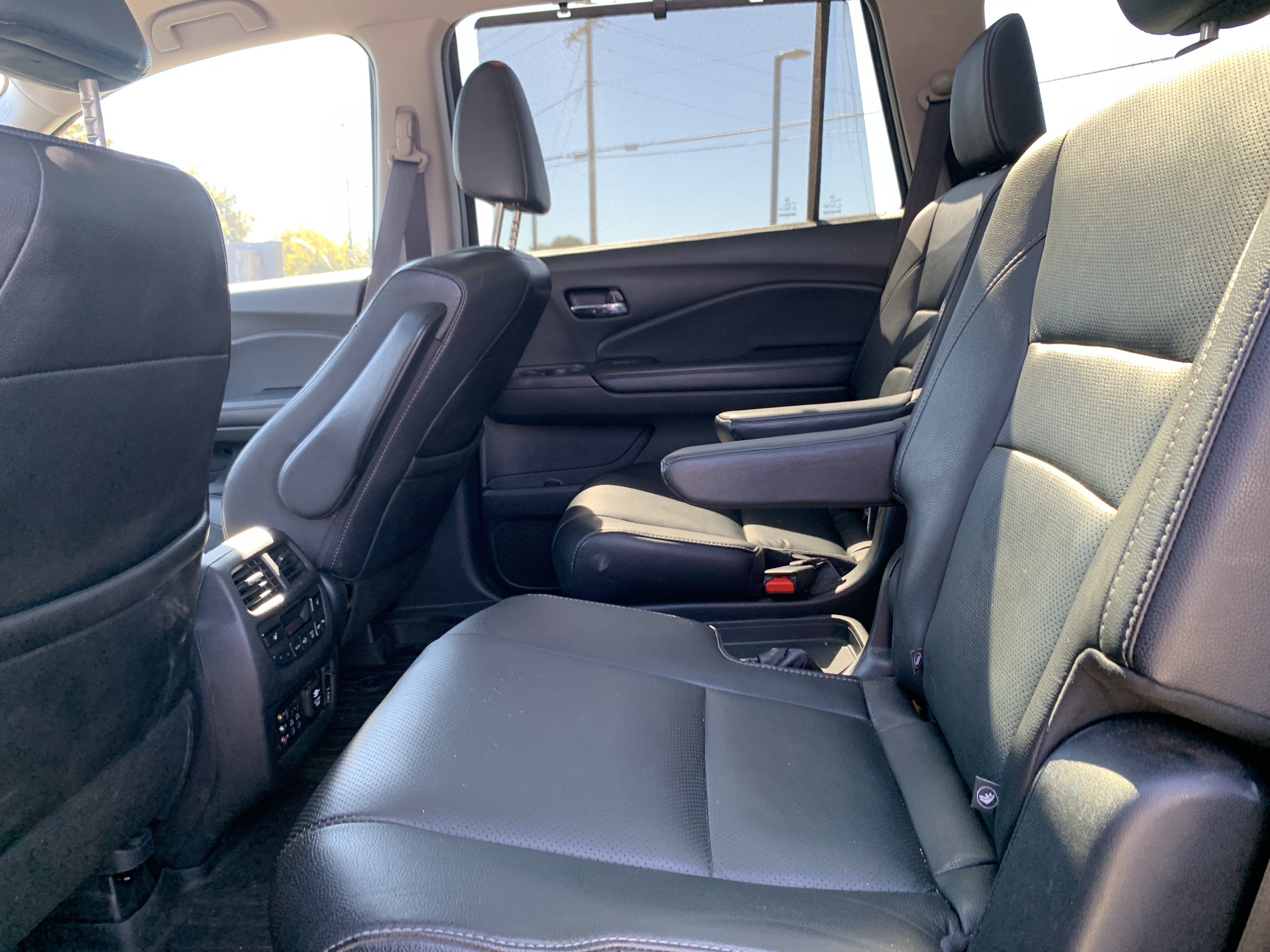 Used 2016 Honda Pilot Elite image 32