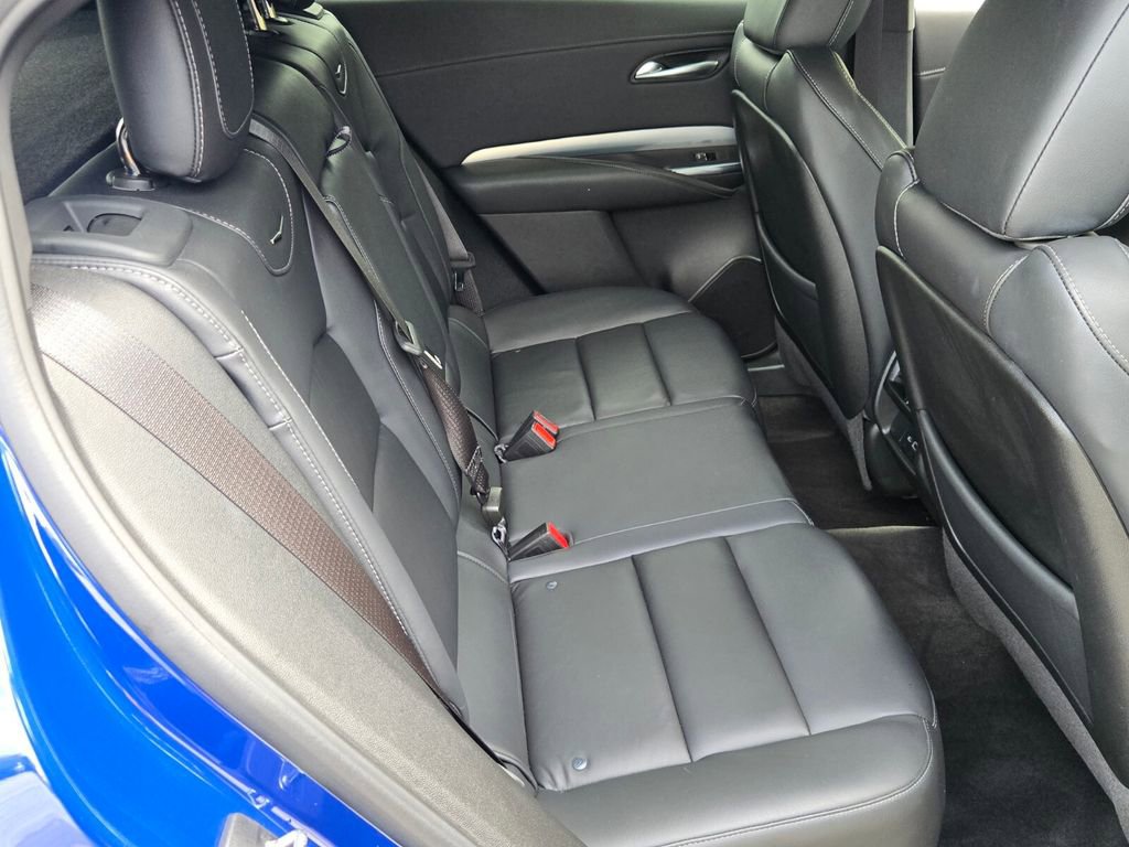 Used 2023 Cadillac XT4 Premium Luxury FWD image 17