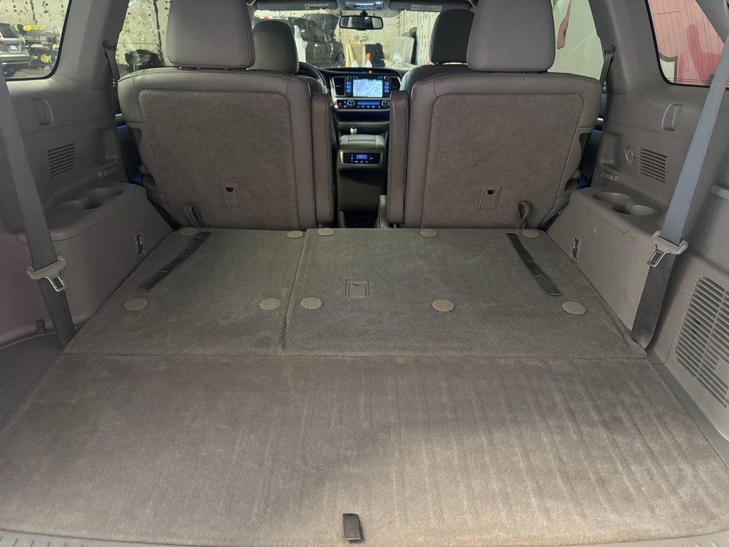 Used 2016 Toyota Highlander Limited FWD image 25