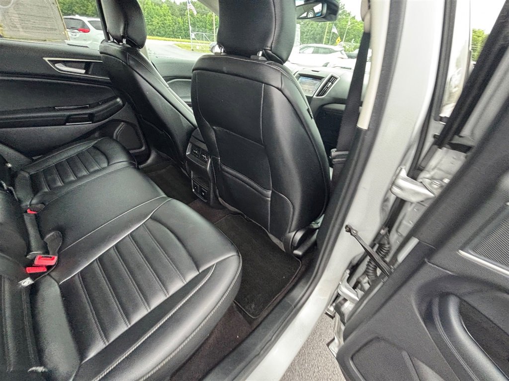 Used 2019 Ford Edge SEL w/ Equipment Group 201A FWD image 25