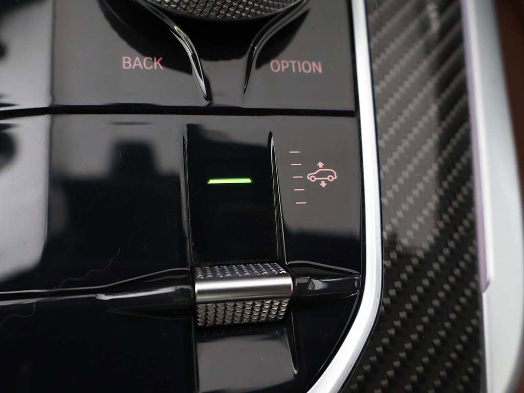 Used 2024 BMW X7 M60i w/ Executive Package image 69