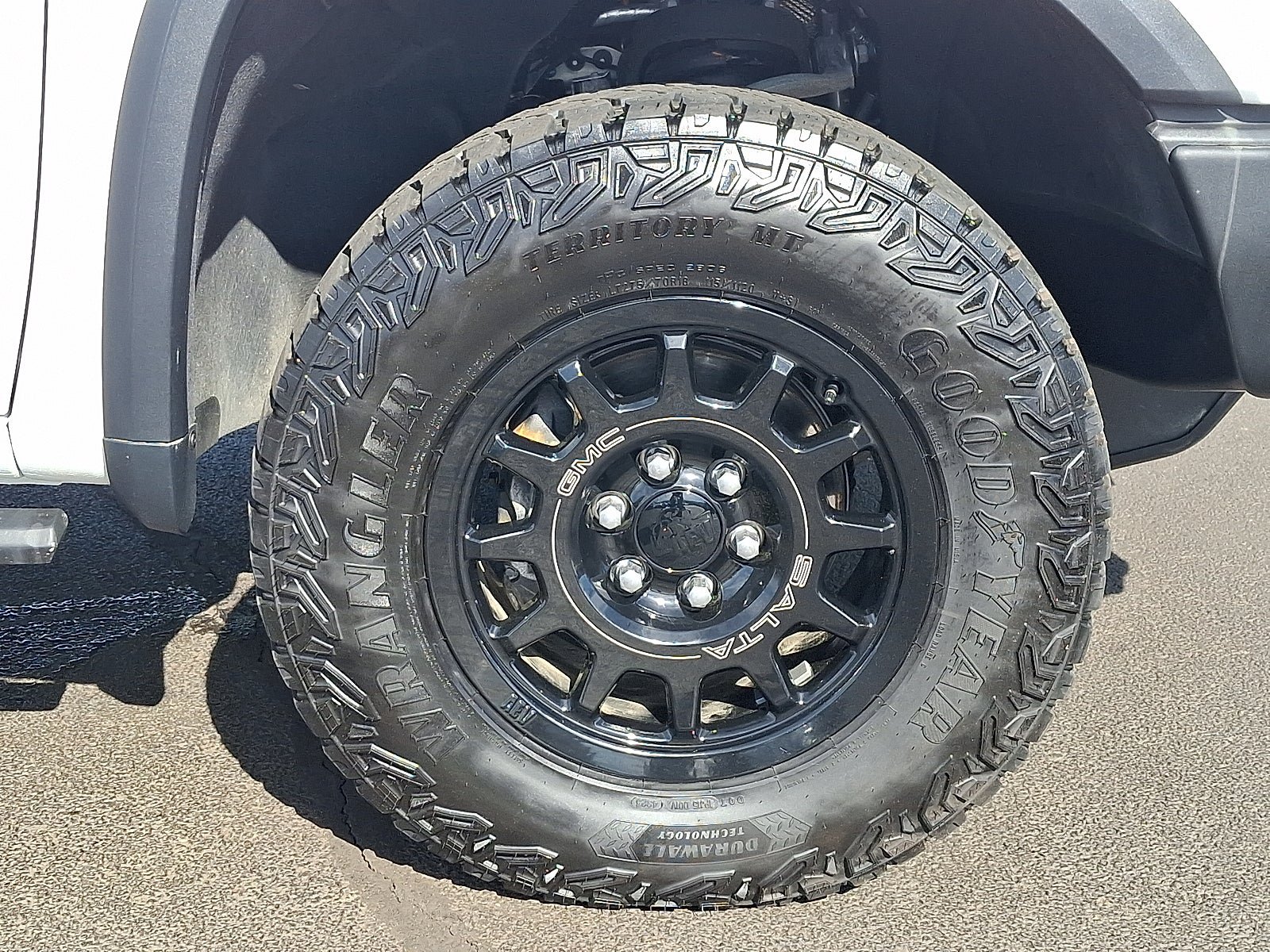 Used 2024 GMC Sierra 1500 AT4X w/ AT4X AEV Edition AWD/4WD image 8