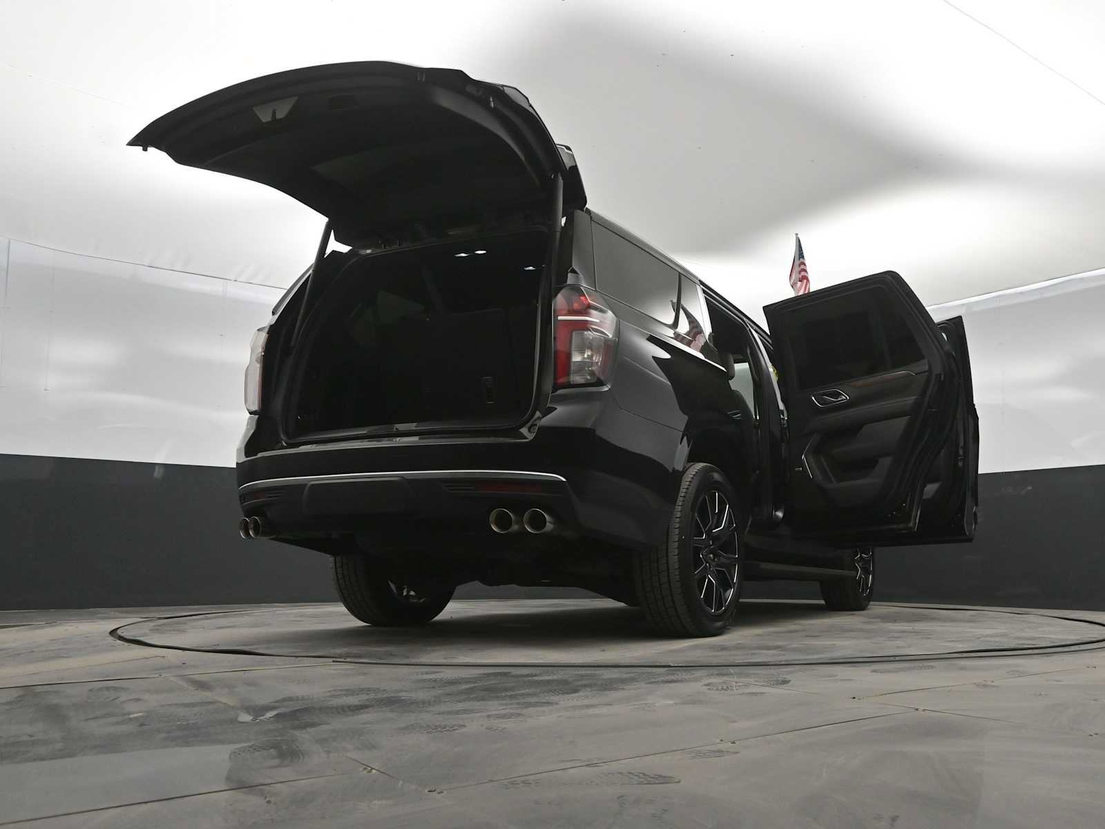 Used 2023 Chevrolet Tahoe High Country AWD/4WD image 44