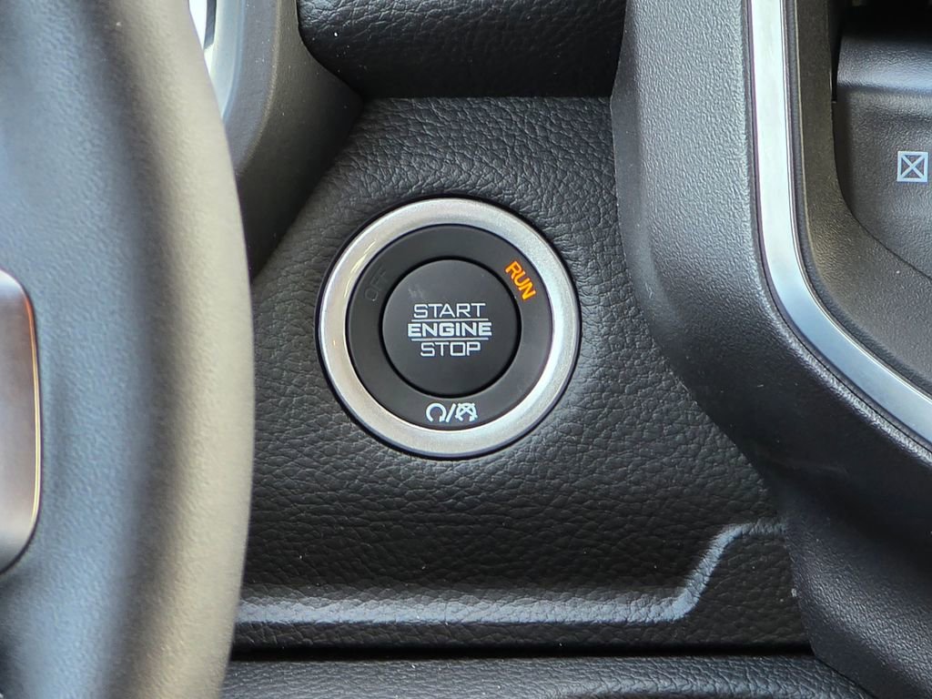 New 2026 RAM 1500 4x4 Crew Cab image 28