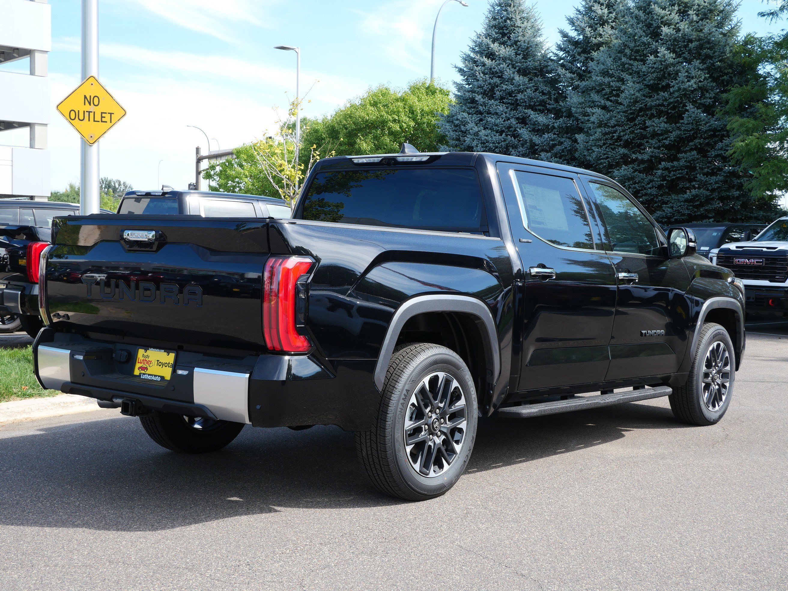 New 2026 Toyota Tundra Limited AWD/4WD image 2