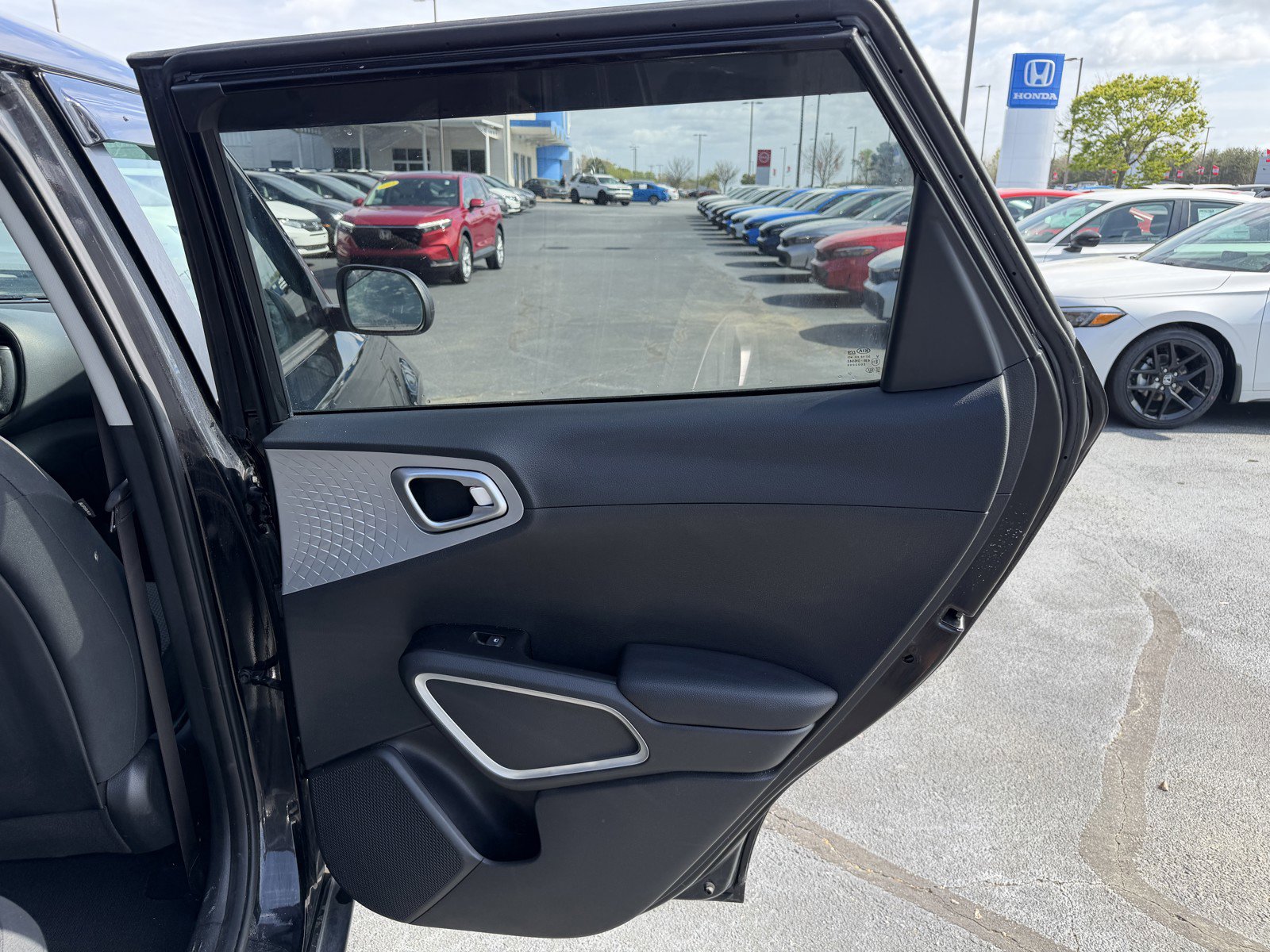 Used 2020 Kia Soul LX image 12