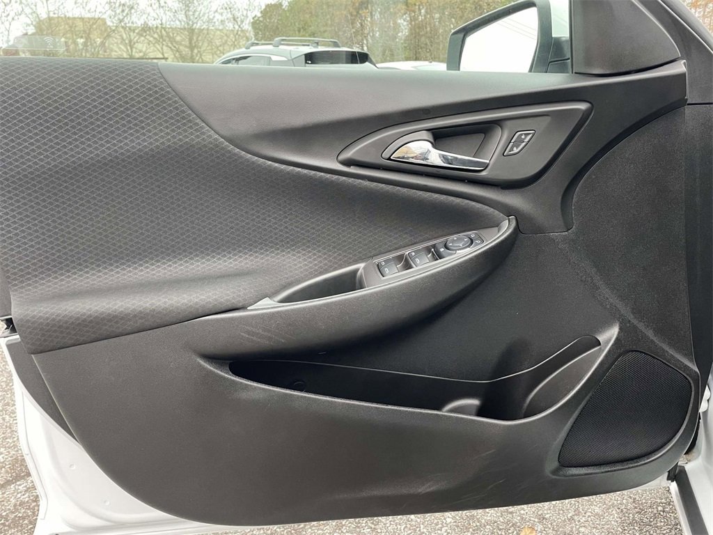 Used 2025 Chevrolet Malibu LT image 16