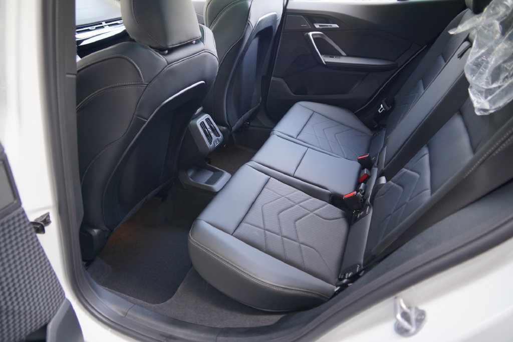 New 2027 BMW X2 xDrive28i AWD/4WD image 32